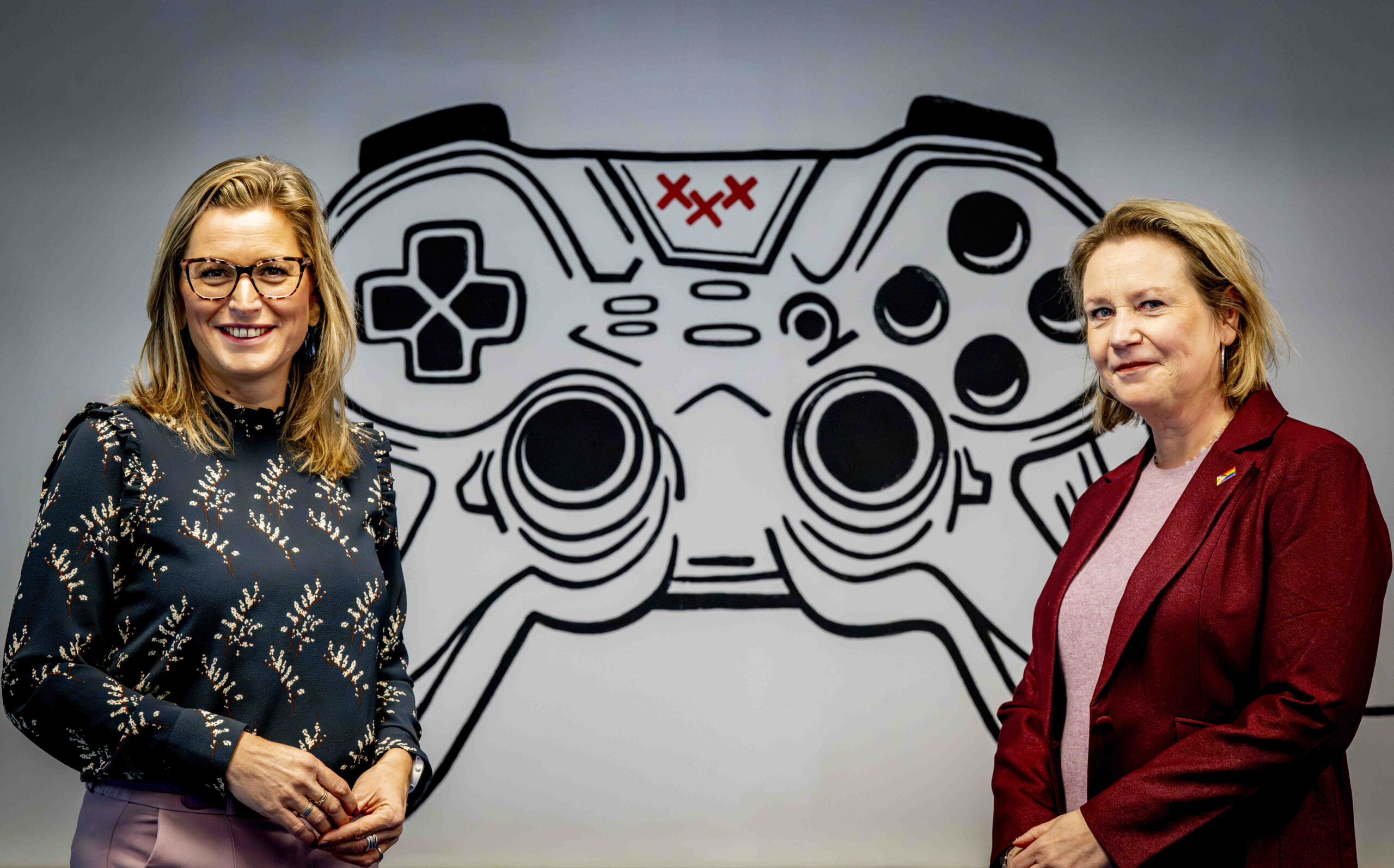 ontdek de snelgroeiende digitale markt van esports, waar competitief gamen en digitale innovatie samenkomen. blijf op de hoogte van de laatste trends en ontwikkelingen in esports.