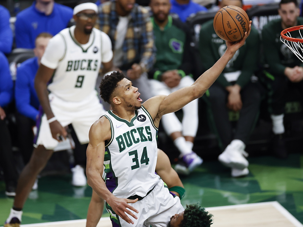 giannis antetokounmpo is geblesseerd en zal naar verwachting een maand missen. blijf op de hoogte van het laatste nieuws over zijn herstel en terugkeer.