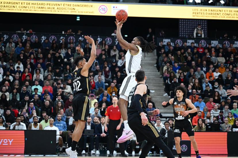 bekijk de halve finale van de franse beker basketbal rechtstreeks op onze zender. mis geen moment van de spannende wedstrijden en ondersteun je favoriete team!