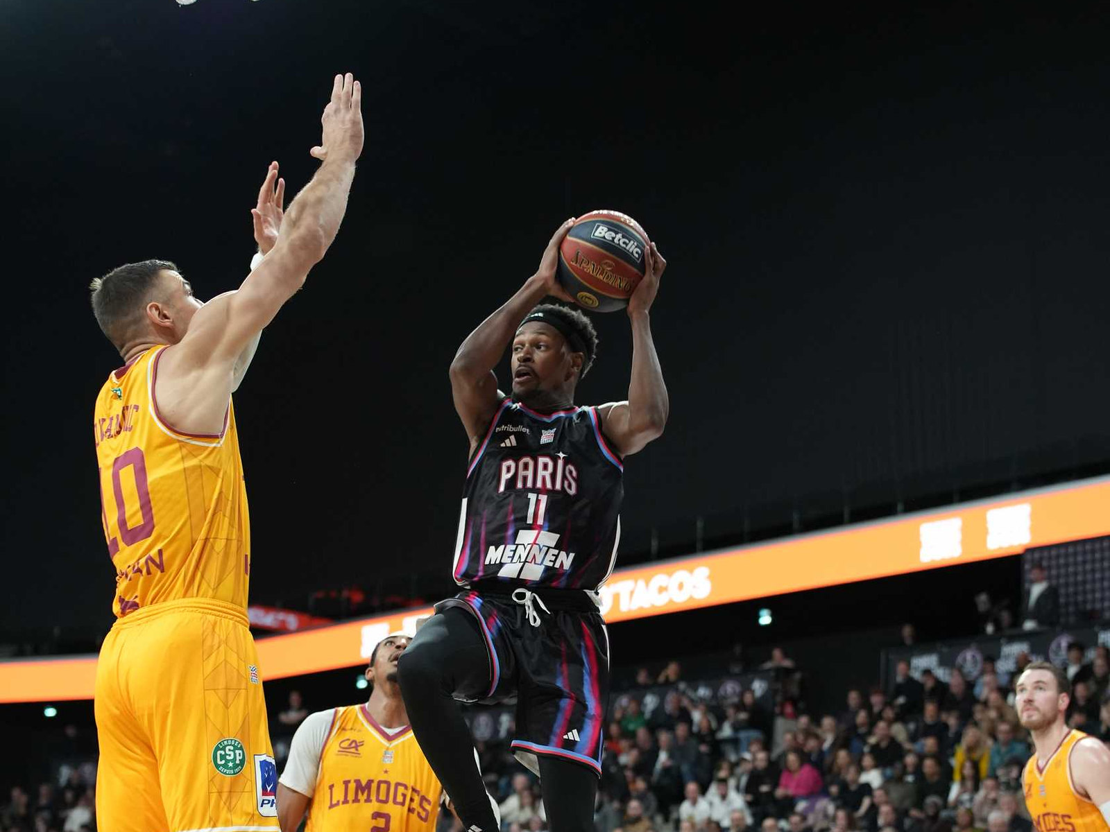 live verslag van de basketbalwedstrijd limoges vs parijs. volg alle hoogtepunten en de laatste scores van deze spannende match.
