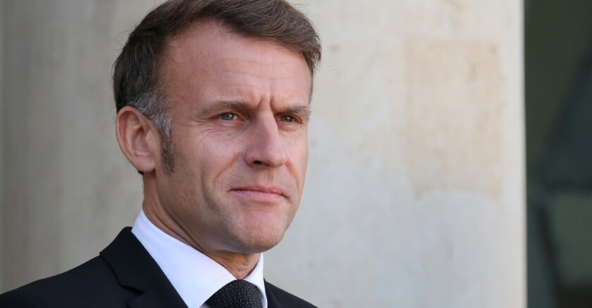 ontdek de meningsverschillen rond macron en de oprichting van nieuwe politieke bewegingen. analyse van de impact en toekomstperspectieven in nederland.