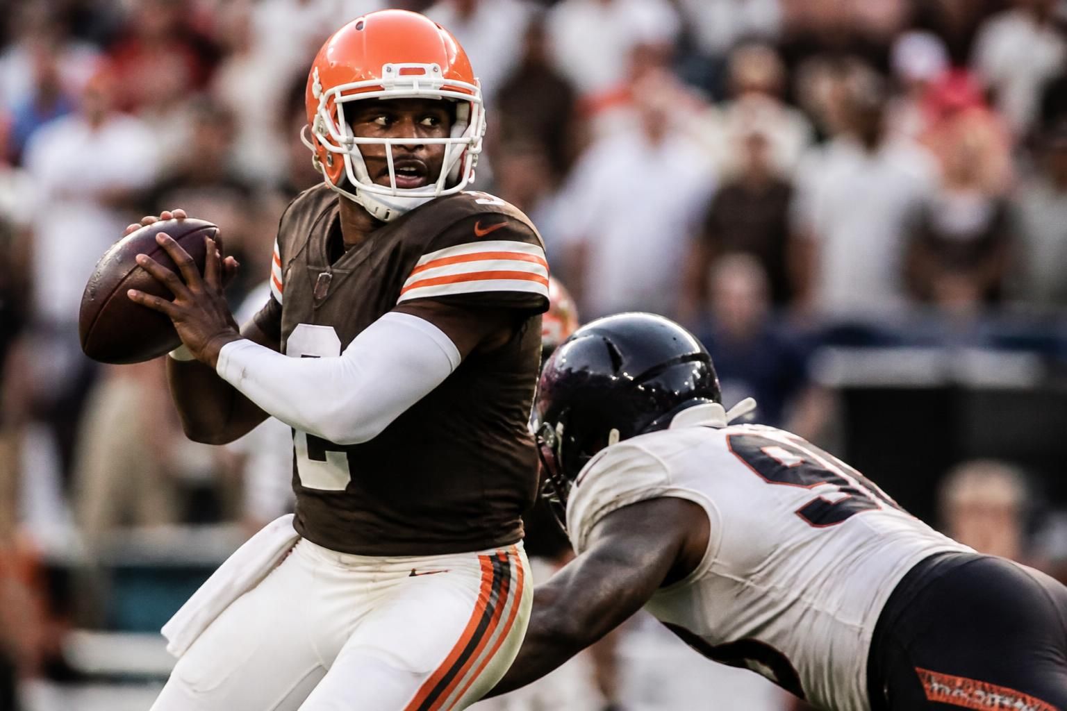 browns-expert waarschuwt voor shedeur sanders en deshaun watson als quarterbacks, bespreekt hun mogelijkheden en uitdagingen voor het team.
